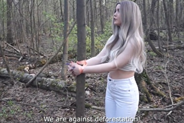 Трахаю связанную в лесу — довыёбывалась эта эко-активистка